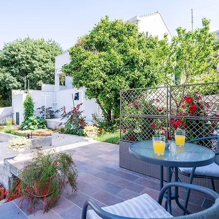 Green Garden - Studio With Terrace 1 Daire *