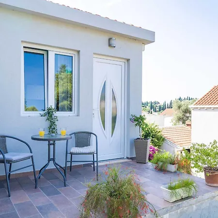 Green Garden - Studio With Terrace 1 * Dubrovnik