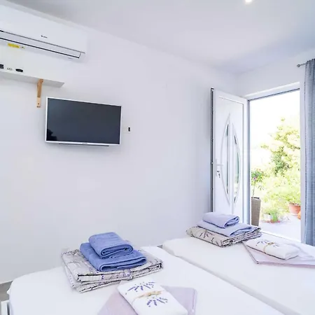 Green Garden - Studio With Terrace 1 Apartamento