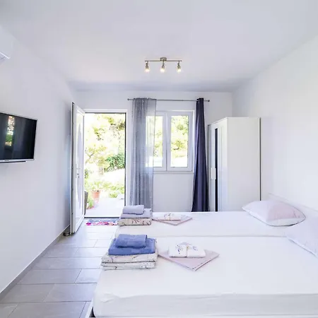 Green Garden - Studio With Terrace 1 *