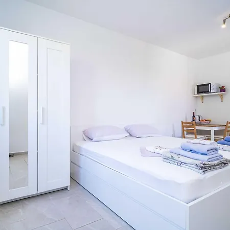 Green Garden - Studio With Terrace 1 * Dubrovnik